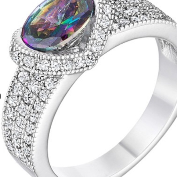 Stunning Womens White Gold Rhodium Plated Cubic Zirconia Size 7 Designer Ring - Picture 2 of 2